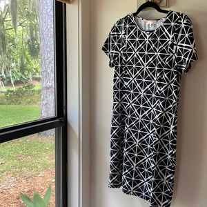 JUDE CONNALLY Short Sleeve Black and White Geometric Dress